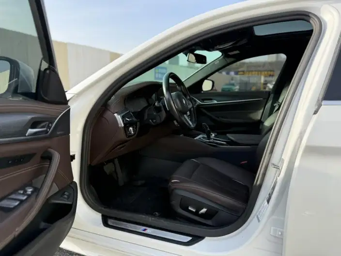 BMW 5 Series 2023 Model 530Li Leading Model M Sports Set – фото 9