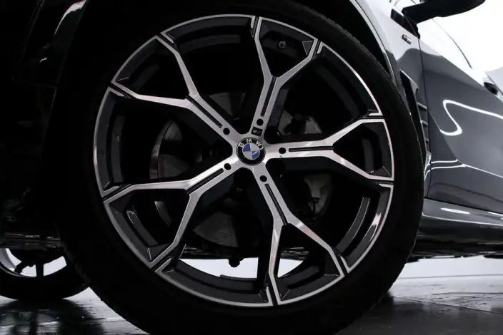 BMW X5 2023 Model xDrive30Li Exclusive Model M Sports Night Set – фото 7
