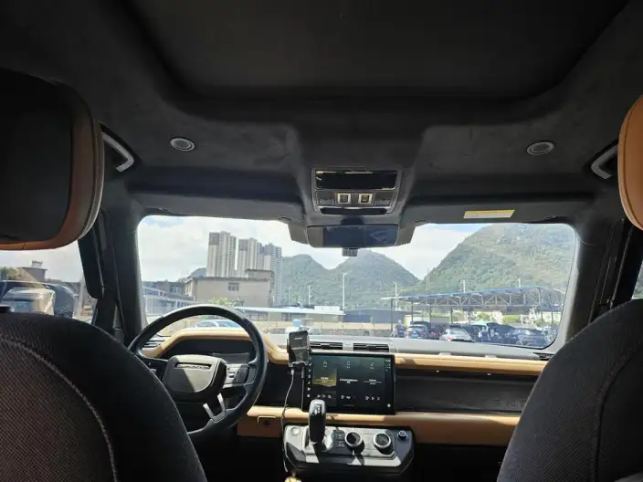Land Rover Defender 2025 Model 110 3.0T P400 HSE X-Dynamic – фото 8