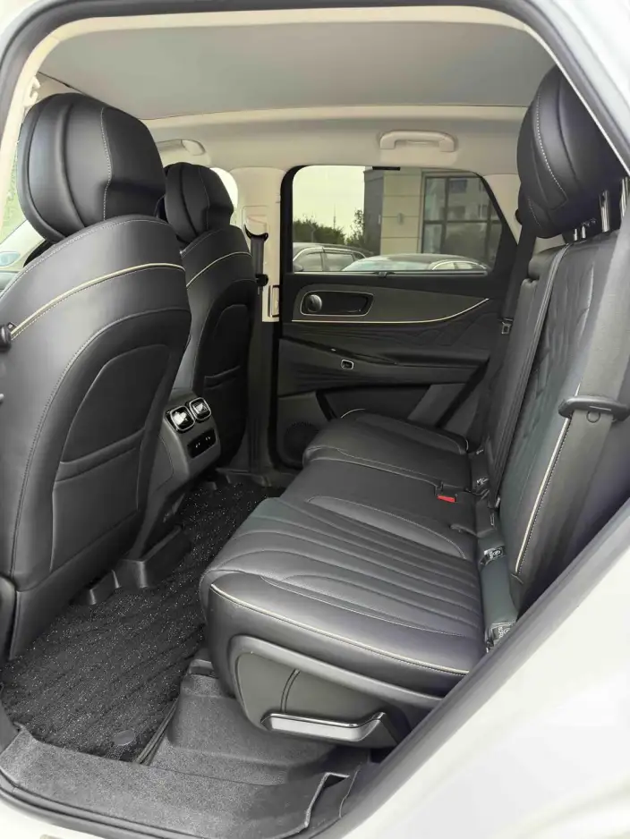 Chery Tiggo 9 2023 Model 2.0T DCT 2WD Leading version 5 seat – фото 9