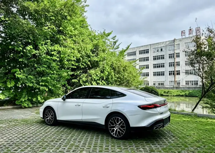 MG7 2026 Model 2.0T 405 AT Automatic Luxury Edition
