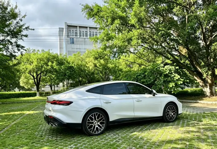 MG7 2026 Model 2.0T 405 AT Automatic Luxury Edition – фото 6