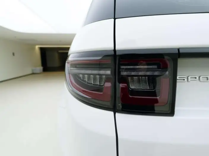Land Rover Discovery Sport 2025 Model 249PS Performance Technology Edition – фото 10