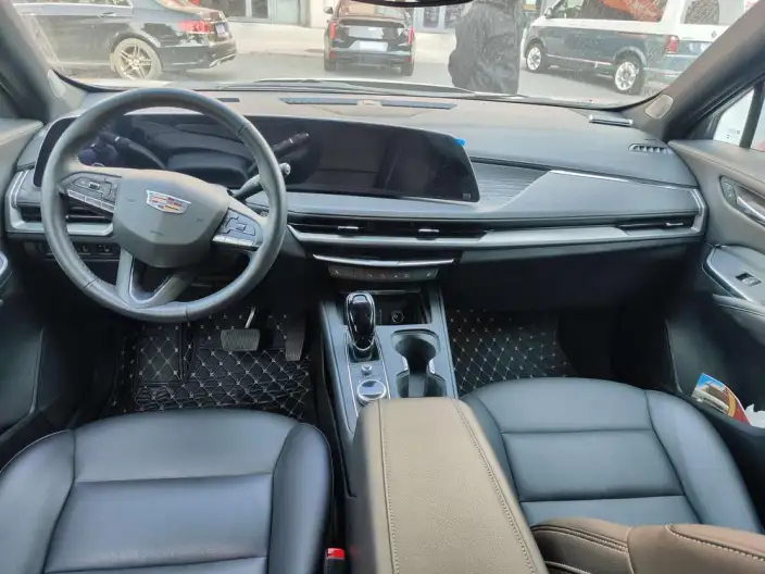 Cadillac XT4 2024 Model 28T 2WD Luxury Model – фото 7