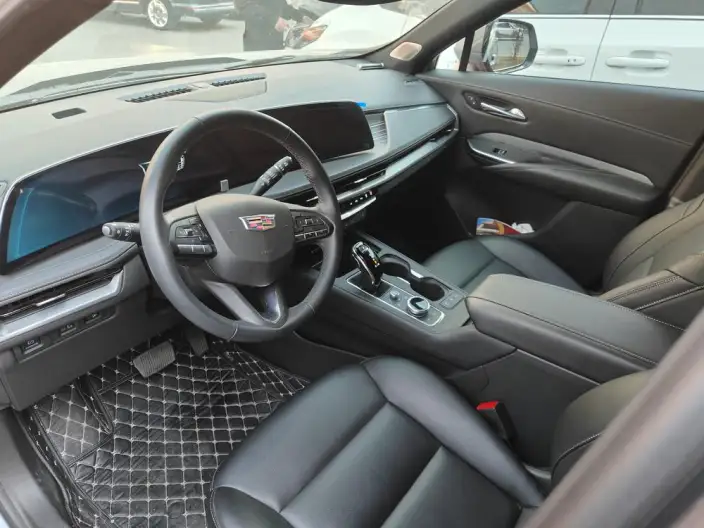 Cadillac XT4 2024 Model 28T 2WD Luxury Model – фото 8