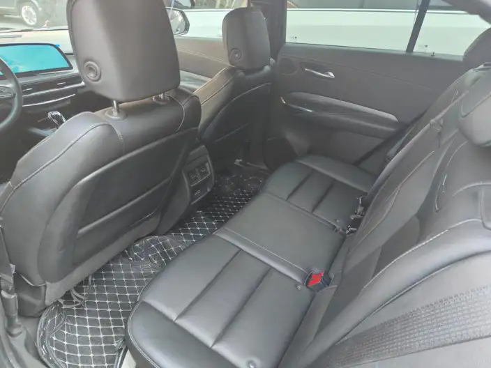 Cadillac XT4 2024 Model 28T 2WD Luxury Model – фото 9