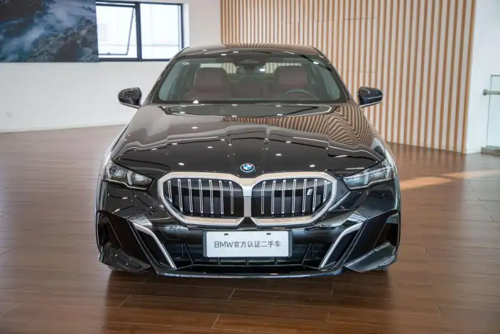 BMW i5 2025 Model eDrive35L M Sports Set – фото 2