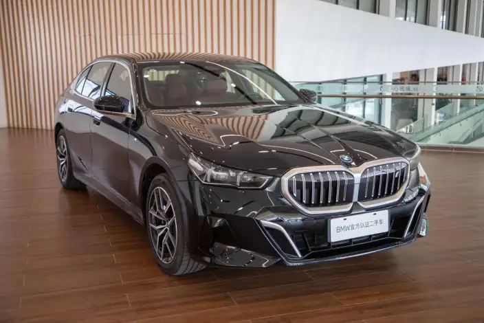 BMW i5 2025 Model eDrive35L M Sports Set – фото 3