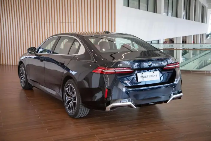 BMW i5 2025 Model eDrive35L M Sports Set – фото 5