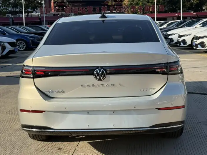 Volkswagen Sagitar 2026 Model L 300TSI DSG Luxury Model – фото 5