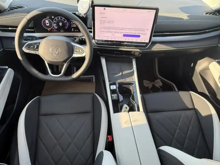 Volkswagen Sagitar 2026 Model L 300TSI DSG Luxury Model – фото 9