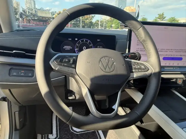 Volkswagen Sagitar 2026 Model L 300TSI DSG Luxury Model – фото 10