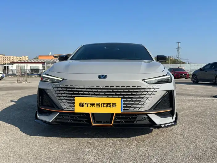 Changan UNI-V 2023 Model 1.5T Sports Edition – фото 2