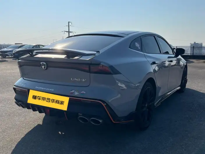 Changan UNI-V 2023 Model 1.5T Sports Edition – фото 6