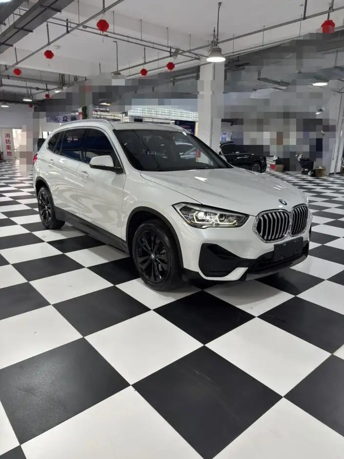 BMW X1 2022 Model sDrive20Li Fashion Model – фото 3