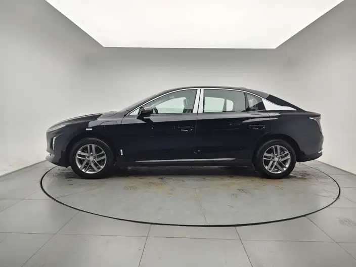 Hongqi E-QM5 2025 Model 610KM PLUS Edition