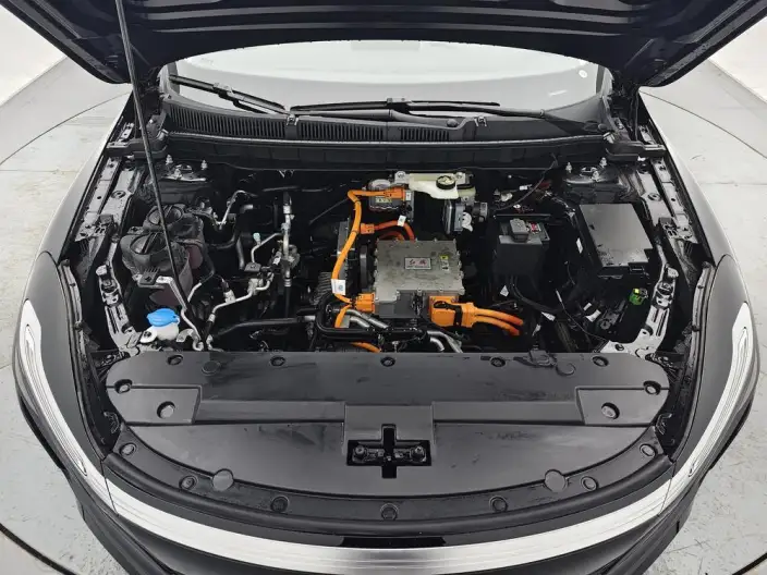 Hongqi E-QM5 2025 Model 610KM PLUS Edition – фото 10