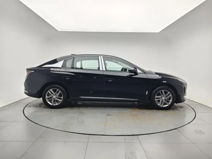 Hongqi E-QM5 2025 Model 610KM PLUS Edition – фото 8