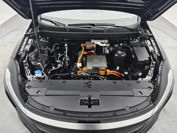Hongqi E-QM5 2025 Model 610KM PLUS Edition – фото 10