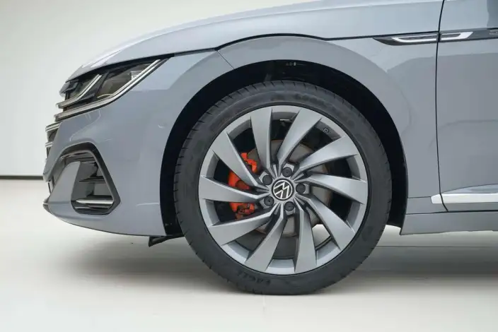 Volkswagen CC 2023 Model 380TSI Eye-catching version – фото 6