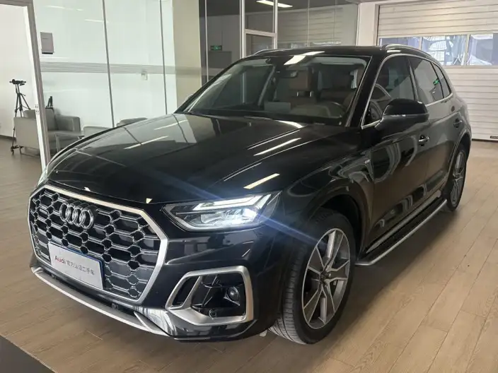 Audi Q5L 2023 Model 45T Luxury Dynamic Model – фото 1