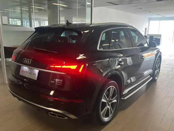 Audi Q5L 2023 Model 45T Luxury Dynamic Model – фото 6