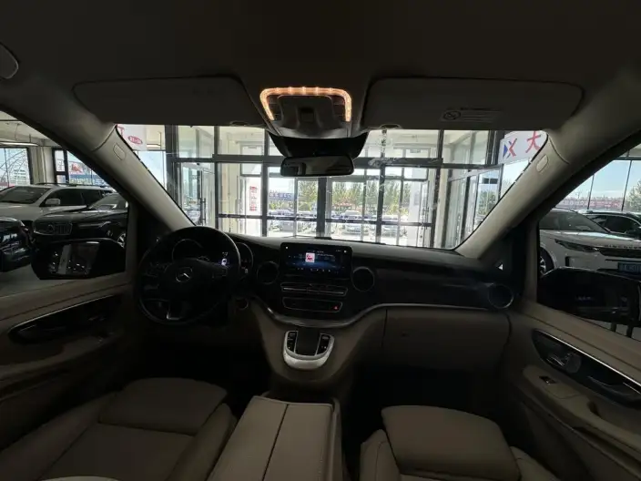 Mercedes-Benz V-Class 2022 Model V 260 Pilot Edition – фото 9