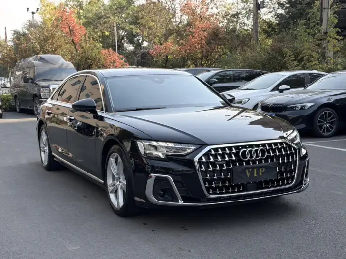Audi A8 2022 Model A8L 50 TFSI quattro Comfort Model Collector Edition Edition – фото 3