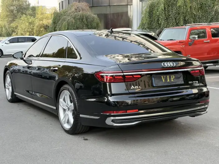 Audi A8 2022 Model A8L 50 TFSI quattro Comfort Model Collector Edition Edition – фото 4