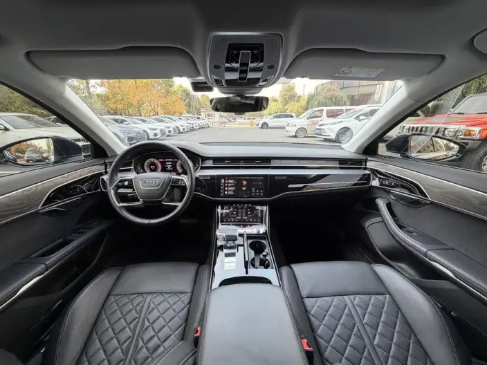 Audi A8 2022 Model A8L 50 TFSI quattro Comfort Model Collector Edition Edition – фото 7
