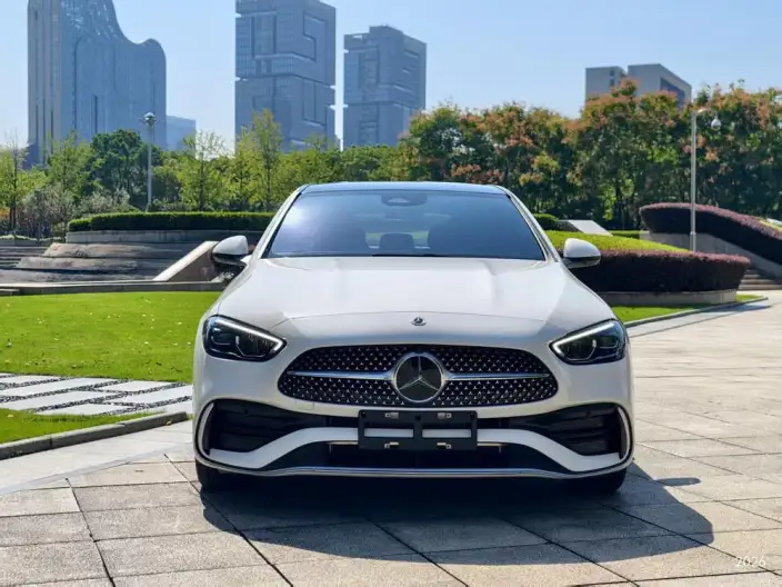 Mercedes-Benz C-Class 2025 Model C 260 L Sports Edition – фото 2