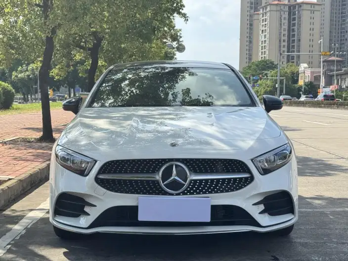 Mercedes-Benz A-class 2023 Model A 200 L Sports sedan Fashion Edition – фото 2