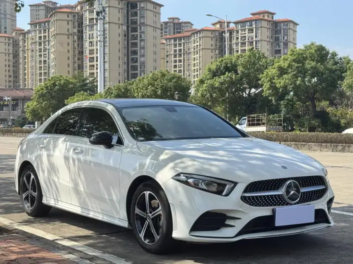 Mercedes-Benz A-class 2023 Model A 200 L Sports sedan Fashion Edition – фото 3