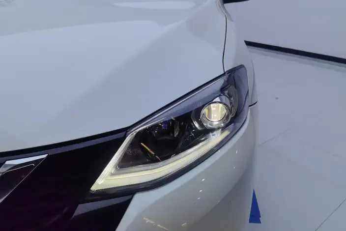 Nissan Tiida 2023 Model 1.6L CVT Zhixing Edition – фото 4