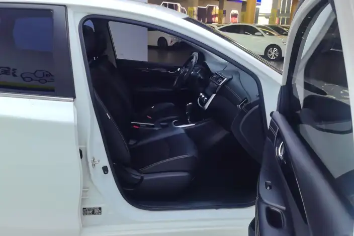 Nissan Tiida 2023 Model 1.6L CVT Zhixing Edition – фото 9