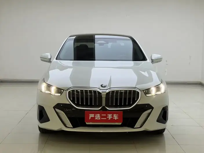 BMW 5 Series 2024 Model 525Li M Sports Set – фото 2