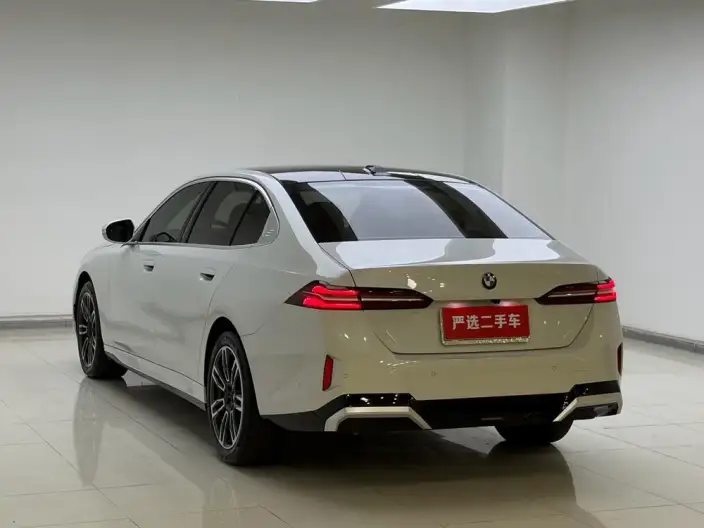BMW 5 Series 2024 Model 525Li M Sports Set – фото 4