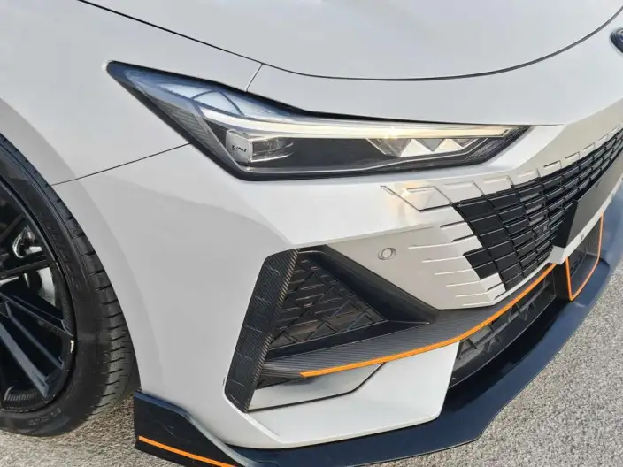 Changan UNI-V 2023 Model 1.5T Sports Edition – фото 9