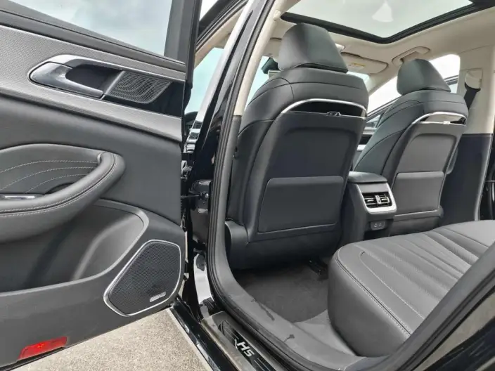 Hongqi H5 2023 Model 1.5T DCT Flag Rhythm Edition – фото 9