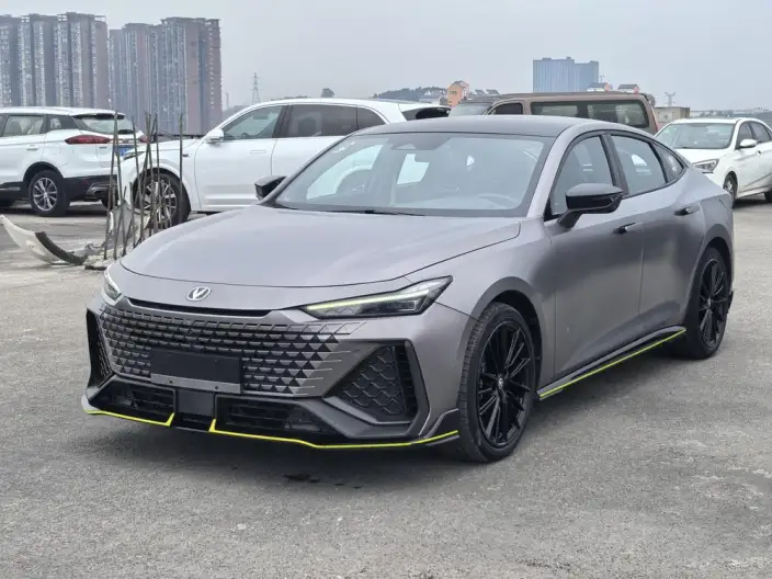 Changan UNI-V 2022 Model 2.0T Leading speed Edition