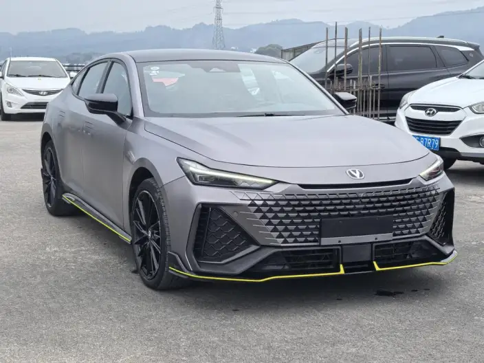 Changan UNI-V 2022 Model 2.0T Leading speed Edition