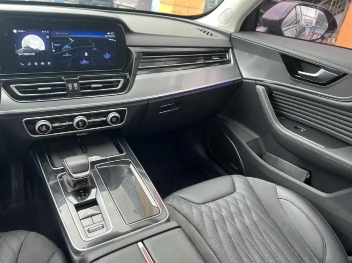 Hongqi HS5 2023 Model 2.0T Flag Xiang Pro Edition – фото 6