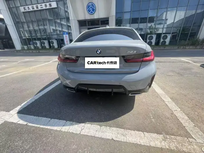 BMW 3 Series 2025 Model 325i M Sports Set – фото 3
