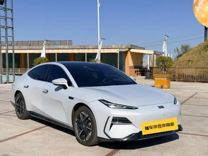 Geely Galaxy E8 2024 Model 550km PRO