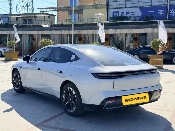 Geely Galaxy E8 2024 Model 550km PRO