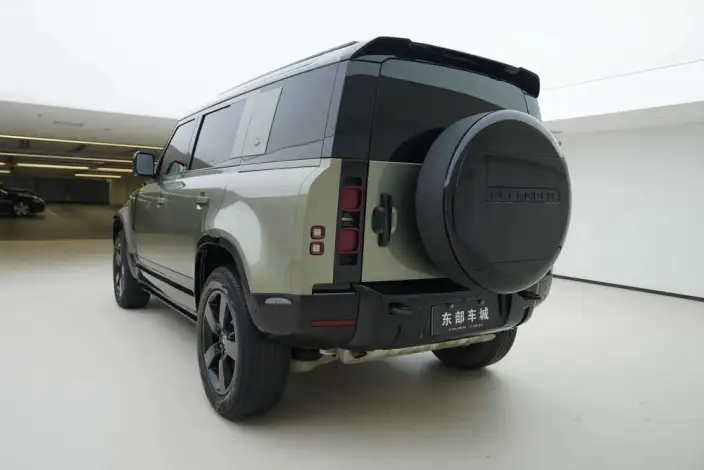 Land Rover Defender 2023 Model 110 3.0T P400 X-Dynamic HSE