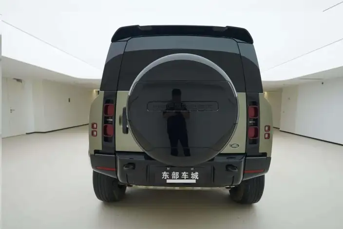 Land Rover Defender 2023 Model 110 3.0T P400 X-Dynamic HSE – фото 5