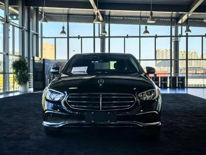 Mercedes-Benz E-Class 2023 Model E 260 L 4MATIC sedan – фото 2