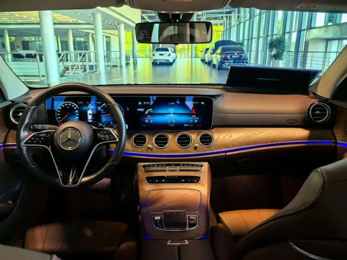 Mercedes-Benz E-Class 2023 Model E 260 L 4MATIC sedan – фото 6