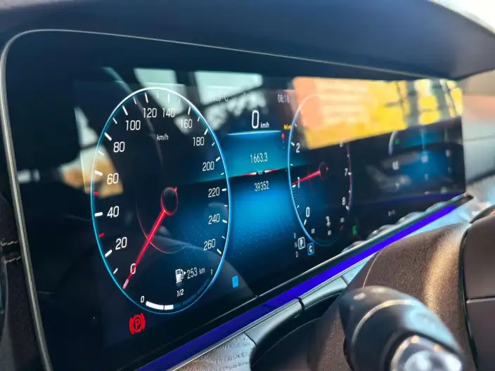 Mercedes-Benz E-Class 2023 Model E 260 L 4MATIC sedan – фото 8